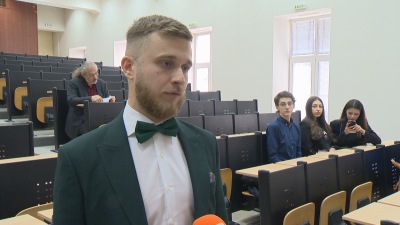 Студент на 21 години Александър Ботйов вече има десетки