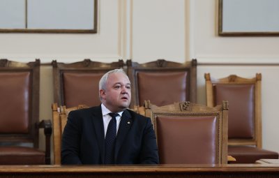 Депутатите в Народното събрание изслушват министъра на вътрешните работи Иван