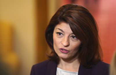 Председателят на ПГ на ГЕРБ СДС Десислава Атанасова отговаря на обвиненията
