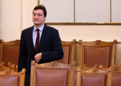 Депутатите изслушват министъра на правосъдието Крум Зарков Гледайте на живо