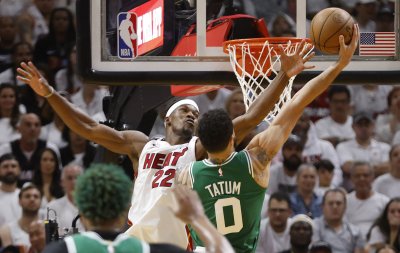 Бостън надви Маями и намали изоставането си във финалния плейоф в Източната конференция на НБА