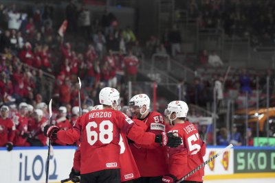 Швейцария постигна четвърта поредна победа на световното първенство по хокей