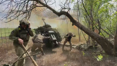 Украинската армия остава в Бахмут, градът не е превзет от "Вагнер", обяви Зеленски