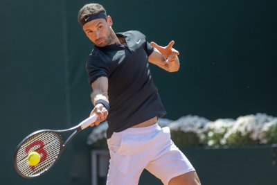 Григор Димитров се класира за финала на тенис турнира в Женева след нов зрелищен обрат