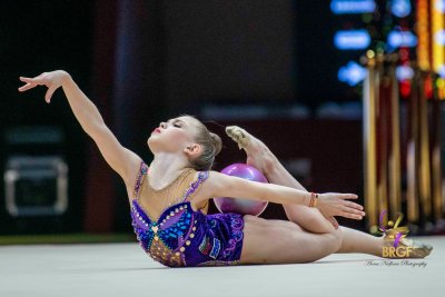 Стилияна Николова спечели сребро с топка на европейското първенство в