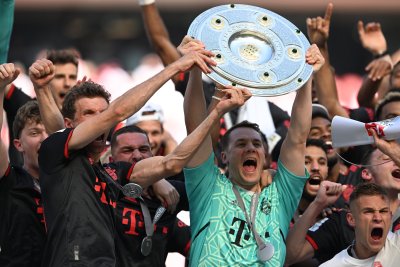 Байерн Мюнхен защити титлата си в Германия след уникална драма в последния кръг на Бундеслигата