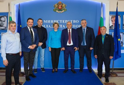 Министър Весела Лечева се срещна с ръководството на Световната федерация по вдигане на тежести