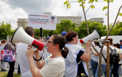 Румънските учители отново излизат на протест за по-високи заплати