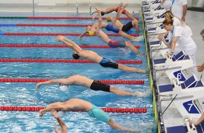 Плувци от 39 клуба от Великобритания Германия Турция и България