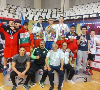 България с три титли от турнир по бокс за юноши в Румъния