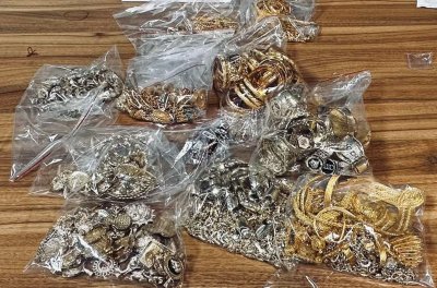Задържаха контрабандни златни накити за над 480 000 лева в тайник на автобус на "Капитан Андреево"