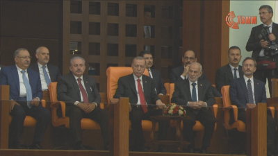 Новият парламент на Турция - депутатите положиха клетва
