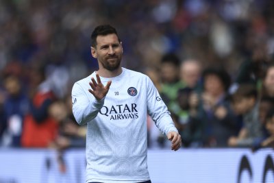 Желанието на Меси е да се завърне в Барселона, заяви неговият баща след среща с президента на клуба Лапорта