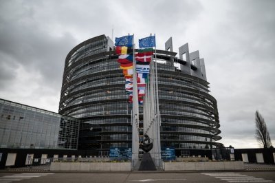 Една година преди следващите европейски избори 56 от европейците проявяват