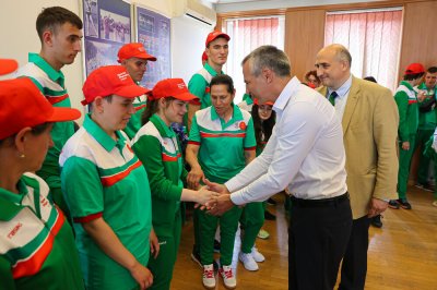 Министърът на младежта и спорта Димитър Илиев пожела успех на