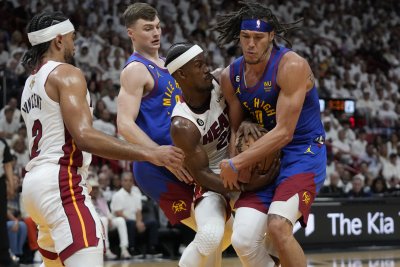 Денвър Нъгетс надви Маями като гост и отново поведе в битката за титлата в НБА