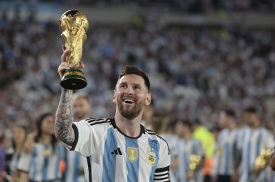 Аржентинският нападател Лионел Меси потвърди че няма намерение да играе