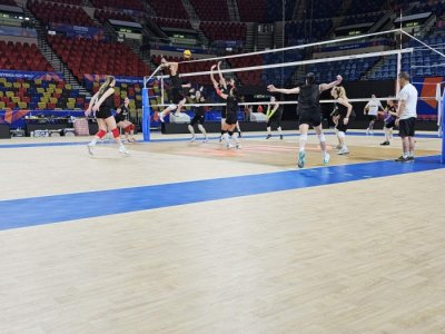 Българският национален отбор по волейбол за жени проведе първа тренировка