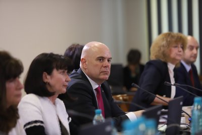 НА ЖИВО: ВСС разглежда второто искане за предсрочно прекратяване на мандата на Иван Гешев