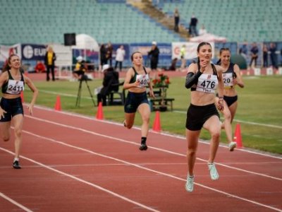 15 годишната Радина Величкова Ботев Пловдив спечели титлите на 100 м на