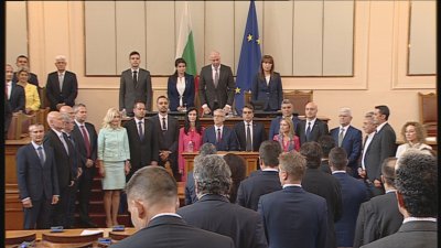 49 ото Народно събрание излъчи редовно правителство с министър председател Николай Денков