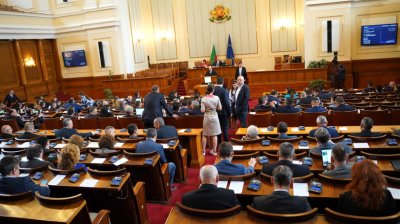 Депутатите обсъждат на второ четене Закона за удължаването на бюджета Заседанието