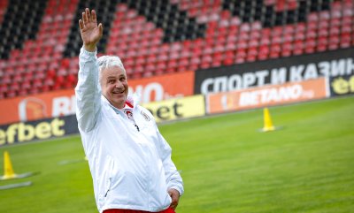 Стойчо Стоев беше официално представен като нов старши треньор на
