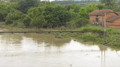 Нивото на реката в Нивянин спада, започва оглед на щетите