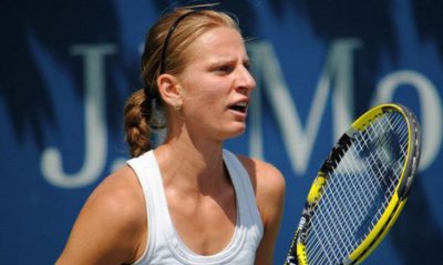 Българската тенисистка Сесил Каратанчева загуби в първия кръг на квалификациите
