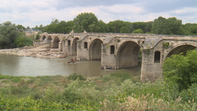 Белокаменният мост на Колю Фичето при Бяла връща блясъка си