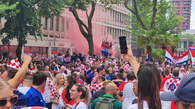 Над 25 000 фенове на Хърватия щурмуваха Ротердам преди финала в Лигата на нациите (Видео)