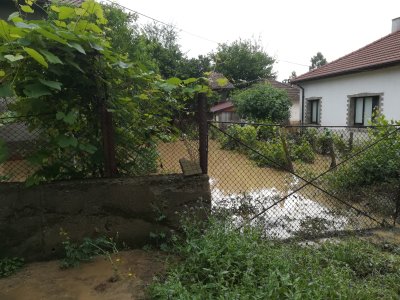 Във Видинско река преля и наводни къщи и дворове в