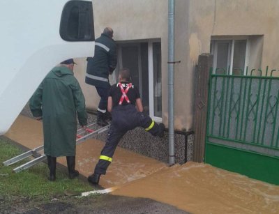 Проливните дъждове днес наводниха много населени места в Северозападна България