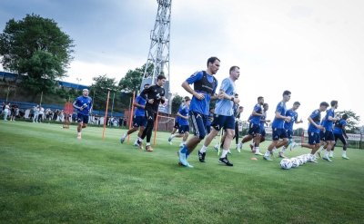 Наставникът на Левски Николай Костов обяви група от 25 футболисти