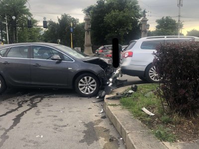 Катастрофа затруднява движението на "Орлов мост"