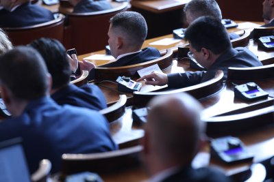 Парламентът прие на второ четене промени в Закона за мерките