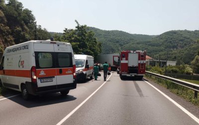 Жена загина при тежка катастрофа, затворeн e път Е-79 при Благоевград
