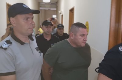 Районният съд в Бургас остави в ареста мъжа заловен да