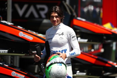 Българският пилот във Формула 3 Никола Цолов записа две класирания