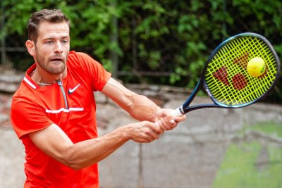 Симон Антони Иванов и Симеон Терзиев отпаднаха на сингъл на тенис турнира в София