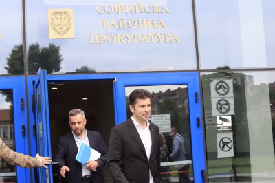 Прокуратура е уведомена, че Кирил Петков се е отказал от имунитета си
