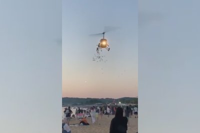Хеликоптер прелетя опасно ниско над плаж "Градина" (Видео)