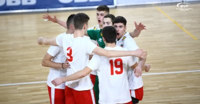Българският национален отбор по волейбол за мъже до 17 г. замина за участие на Балканиада и европейско