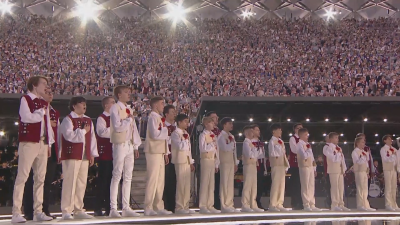 Повече от 14 000 души пяха химна на Украйна Това