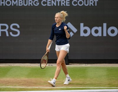 Чехкинята Катаржина Синиакова стана втората финалистка в турнира от сериите