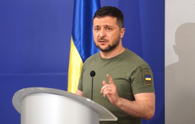Зеленски е предал списък с въоръжение и боеприпаси, потвърди военният министър