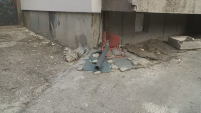 Опасна бетонна плоча в блок във варненския квартал "Аспарухово"