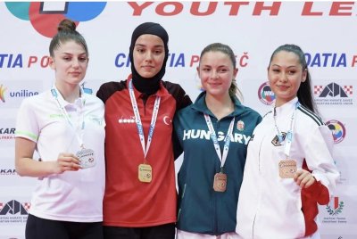 Теодора Цанева спечели сребърен медал на класния турнир по карате