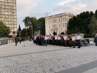 С шествие и изпълнение на военни маршове Пловдивският гарнизон отбеляза