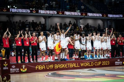 Испания срази Франция след продължение и е новият световен шампион по баскетбол за юноши до 19 г.